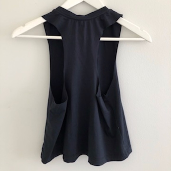 🖤 BORN PRIMITIVE The Elevate Crop 2.0- Black 🖤 - Picture 3 of 4